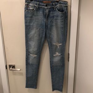 Joe’s Jeans The Finn Ankle Frayed Mid Rise Size 27